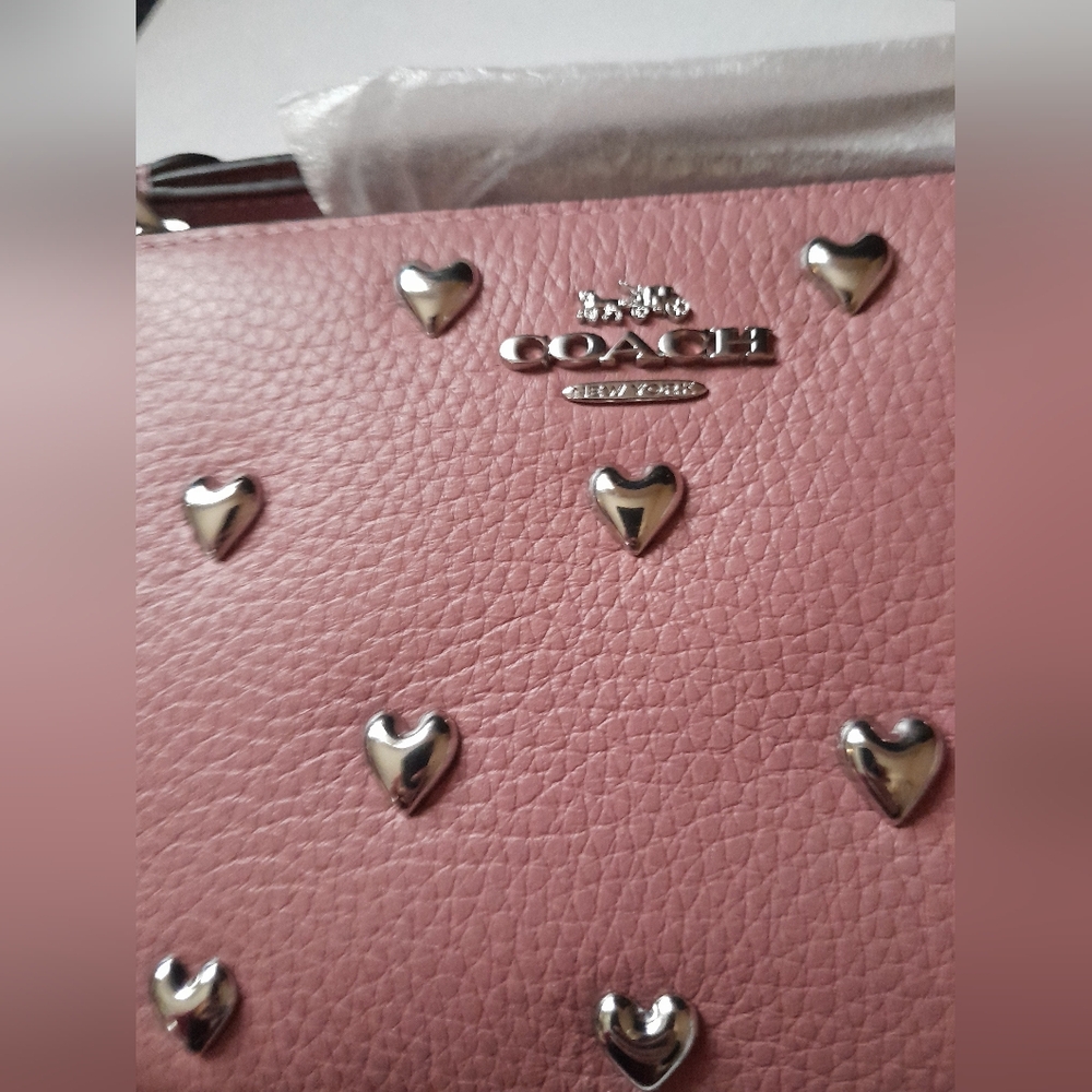 New Coach Wristlet With Hearts Rivets New With Tags In Peony Color 💕 - Picture 3 of 8